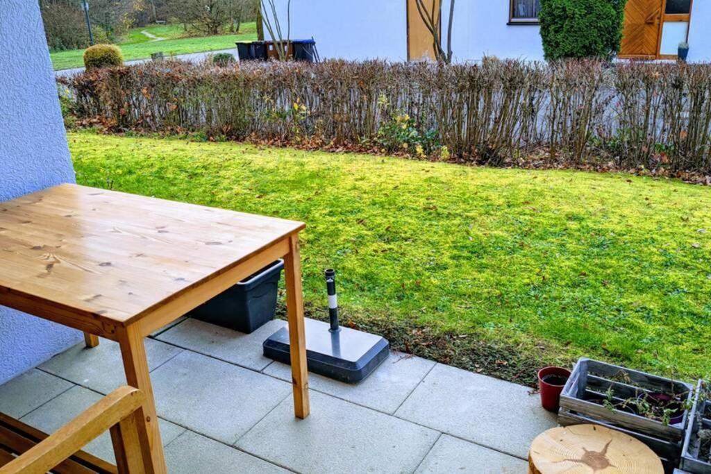 Helle Terrassenwohnung Am Waldrand Nuertingen