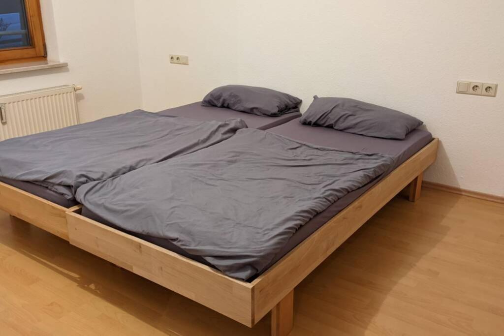 Apartment Helle Terrassenwohnung Am Waldrand Nuertingen